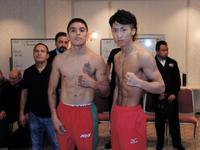 一度目の計量に失敗したカルモナ（左）と一発クリアの井上尚弥