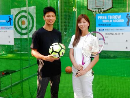 スポーツイベントに参加した村田諒太（左）と青木愛