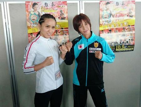 計量を一発パスした好川菜々（右）と李恩恵