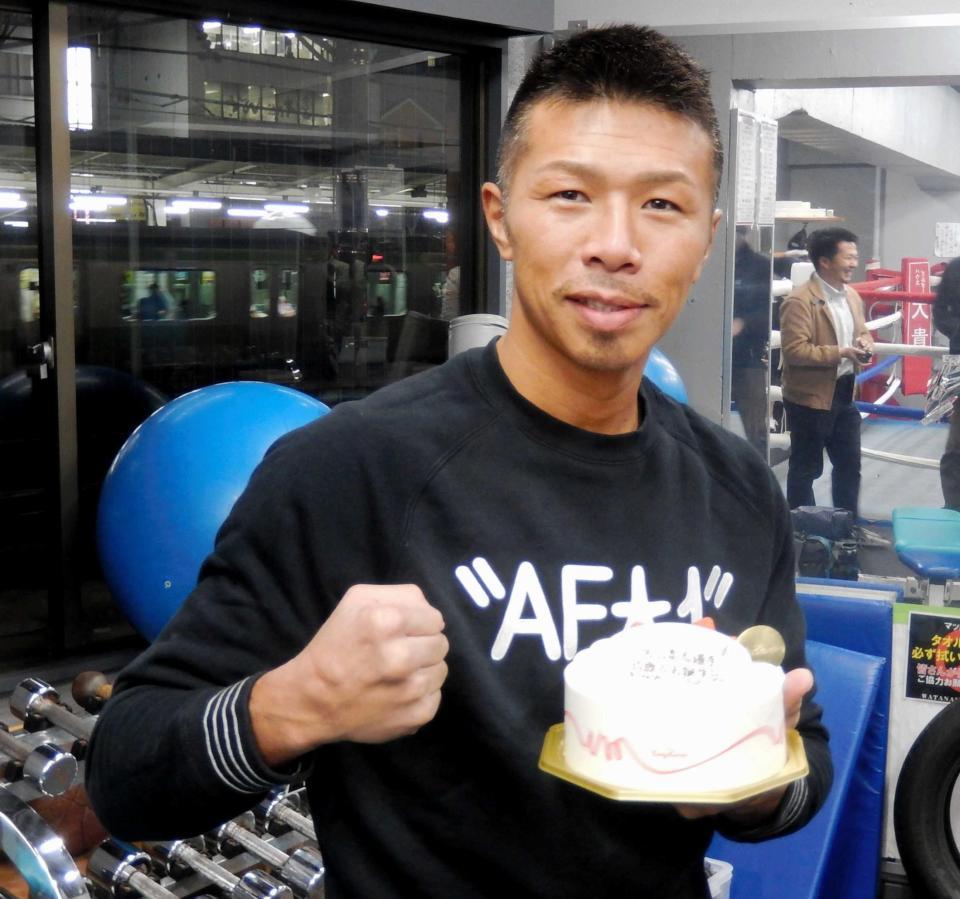 　３７歳の誕生日を迎えた内山高志