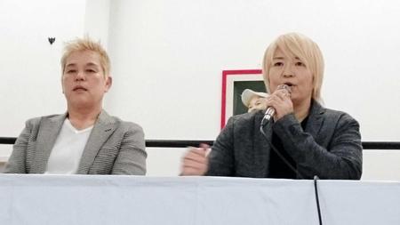 　欠場を発表した神取忍（左）と代役の堀田祐美子