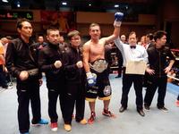 ８回ＴＫＯ勝ちで日本ミドル級暫定王座を獲得した胡