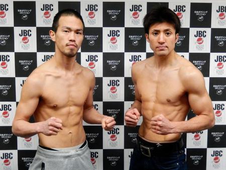 計量を終えた麻生（左）と松山