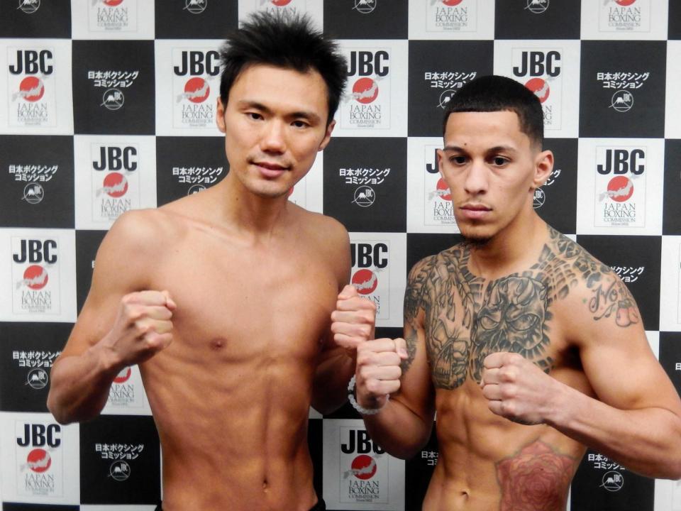 　計量を終えた五十嵐（左）とカルタヘナ