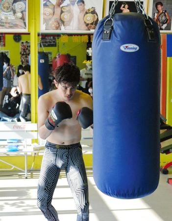 ５度目の防衛戦に向けて練習を公開した井岡一翔