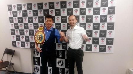 　会見する木村（左）と有吉会長