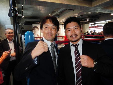 葛西代表（右）と三浦隆司の元師弟コンビ