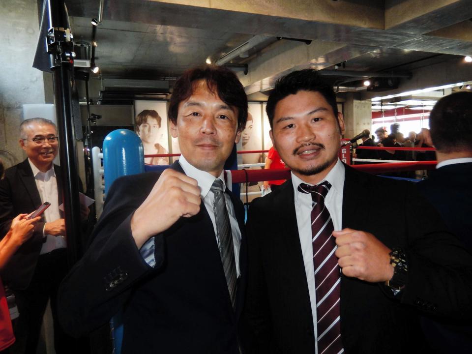 葛西代表（右）と三浦隆司の元師弟コンビ