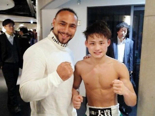 キースサーマンのサイン！ボクシング 元王者キース・サーマン復帰戦に勝利！ ティム・チューと対戦へ
