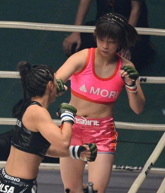 浅倉カンナがRENA返り討ち 判定完勝!恋人・那須川天心と花道で抱擁