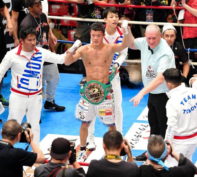 亀田和毅2階級制覇！亀田家3年ぶり世界戦で史上初3兄弟複数階級制覇
