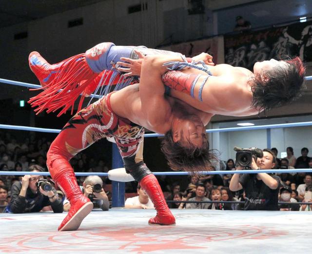 全日本・王者宮原が5度目防衛 必殺シャットダウンSHで盟友を粉砕