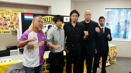 　「ＣＨＡＫＵＲＩＫＩ４」へ意気込む（左から）佐野直、飯塚優、鈴木悟、ノブ・ハヤシ、平野将志