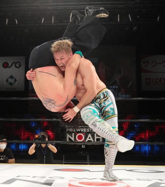 激闘 ノア潮崎 三沢さんに捧げるｖ２ 齋藤の猛攻耐えエメラルド フロウジョン ファイト デイリースポーツ Online