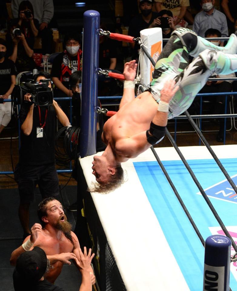 新日本G1・オスプレイ、全勝ホワイト撃破！「お前は壁に