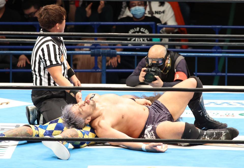 　ジュース・ロビンソン（下）を下したＫＥＮＴＡ