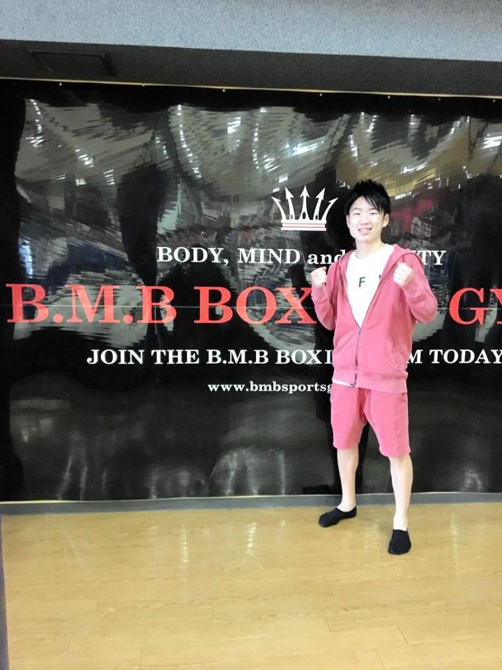 ８度目の防衛に成功し、一夜明け会見を行った寺地拳四朗（ＢＭＢジム提供）