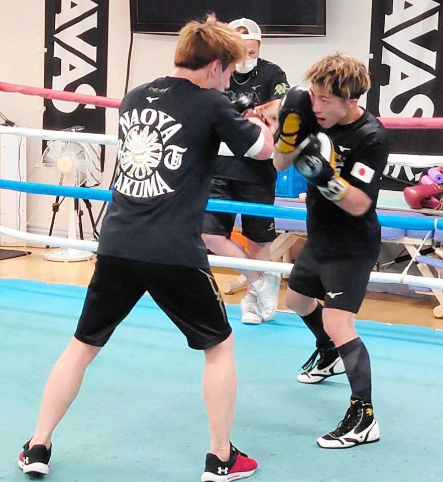 　スパーリングで汗を流す井上尚弥（大橋ジム提供）