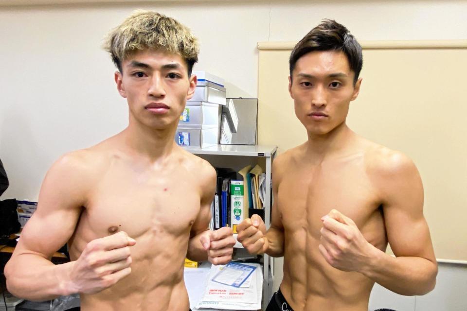 計量を通過した挑戦者・大橋（左）と王者・西田