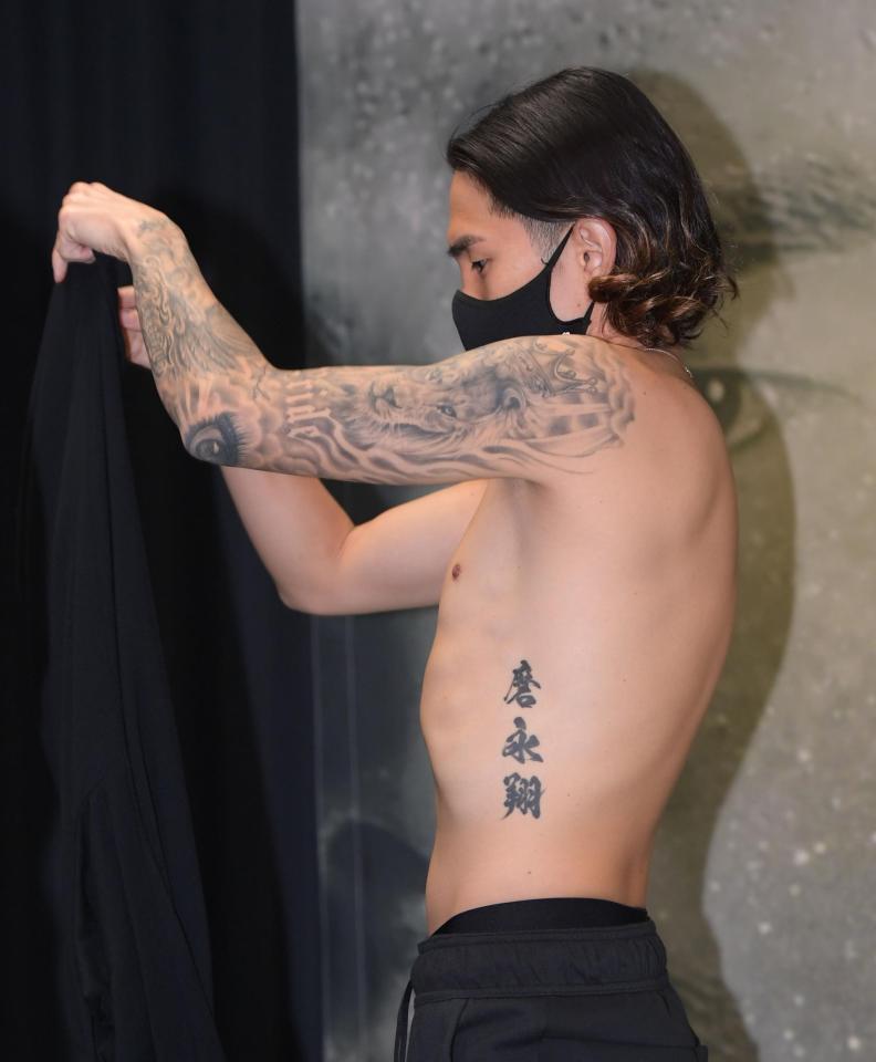 井岡一翔のタトゥー（撮影・金田祐二）