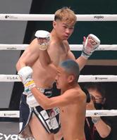 　１回、ＹＡ－ＭＡＮが芦沢竜誠を攻める（撮影・堀内翔）