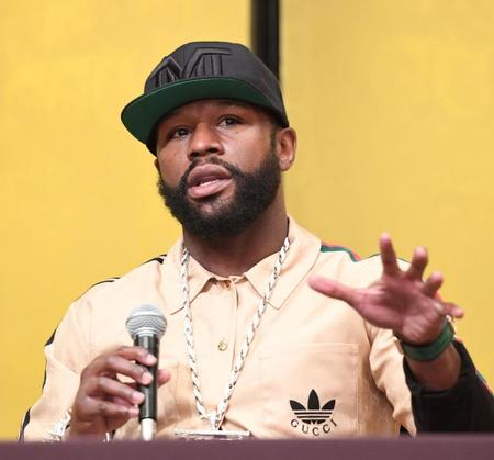 　ボクシング人生について熱く語るフロイド・メイウェザー（撮影・佐藤厚）