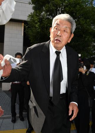 　故・アントニオ猪木さんのもとへ弔問に訪れた坂口征二氏（撮影・佐々木彰尚）