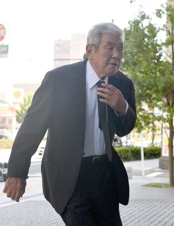 　故・アントニオ猪木さんのもとへ弔問に訪れた坂口征二氏（撮影・佐々木彰尚）