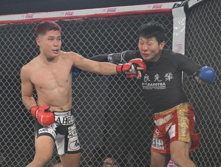 　樋口武大と対戦した信原空（撮影・伊藤笙子）