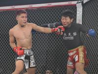 　樋口武大と対戦した信原空（撮影・伊藤笙子）