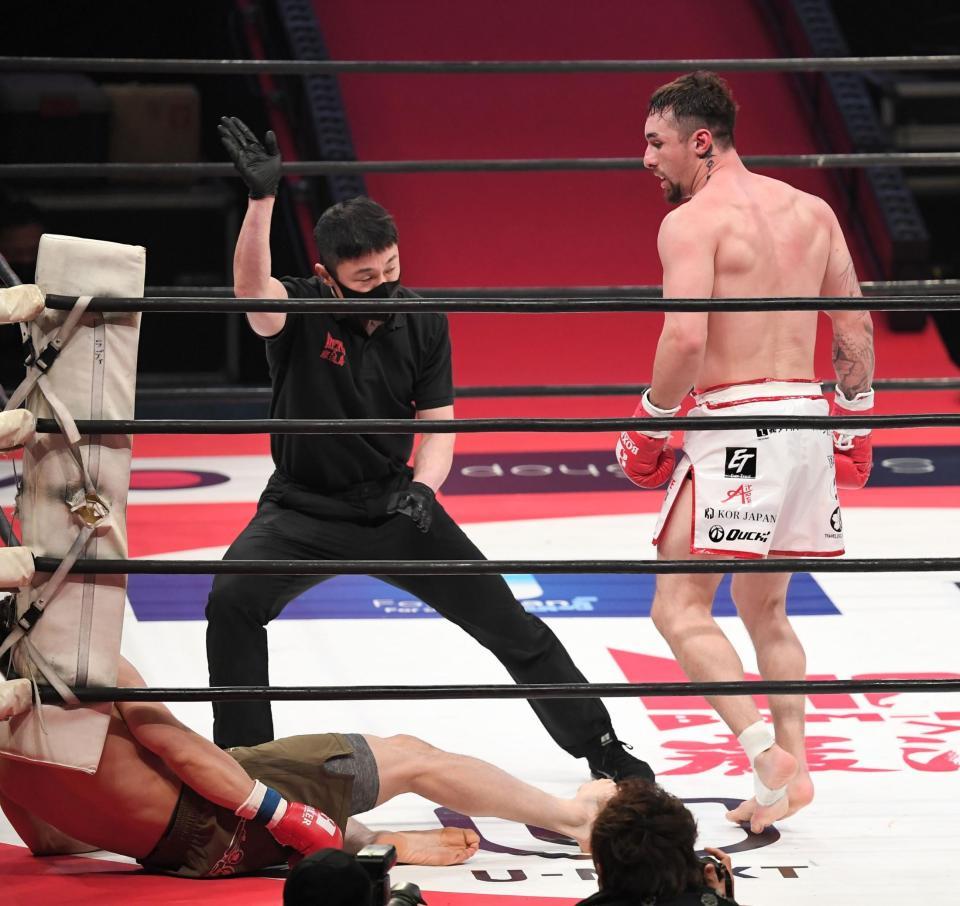 　矢地祐介をＫＯした木村“フィリップ”ミノル（撮影・金田祐二）