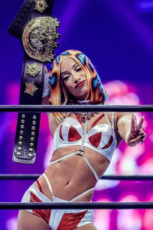 　新日本の東京ドーム大会に出現してＩＷＧＰ女子王座挑戦を表明したＭ・モネ