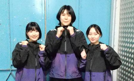 　（左から）南小桃、上田華子、石黒さくらの新人トリオ