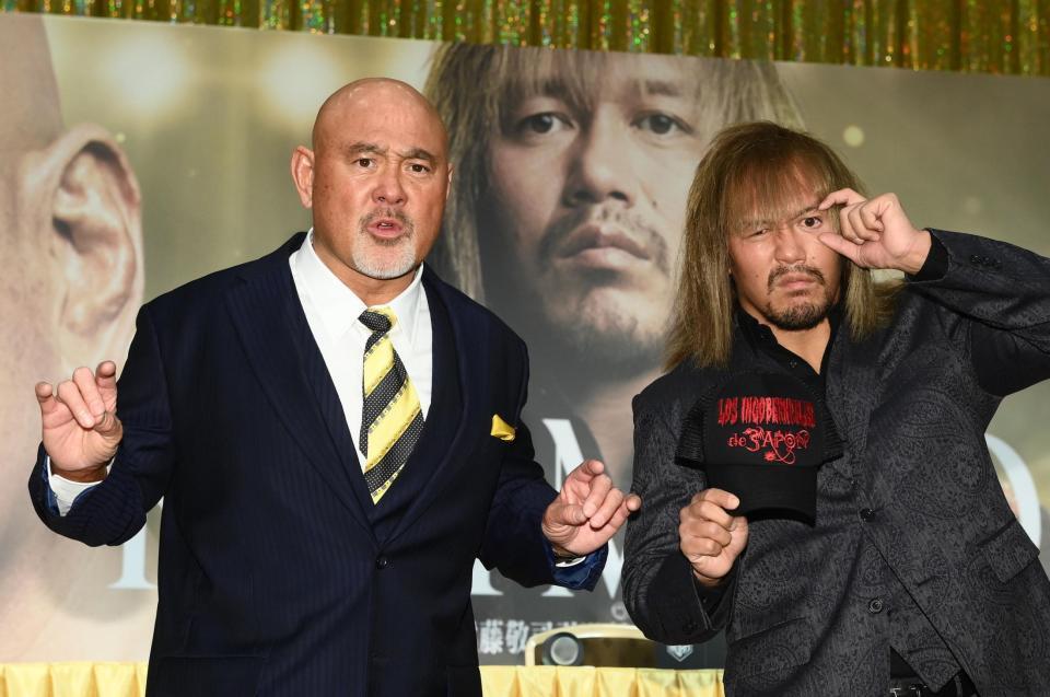 　会見を行った武藤敬司と内藤哲也（右）＝撮影・堀内翔