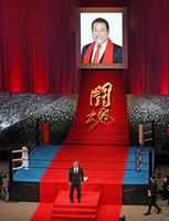 　レスラー代表として弔辞を読み上げた棚橋弘至