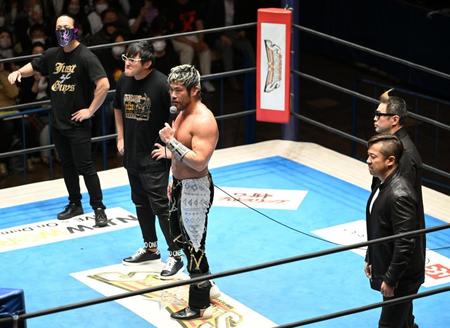 　ＳＡＮＡＤＡ（中央）らＪｕｓｔ５Ｇｕｙｓの５人