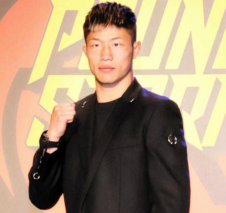 　格闘家・中村倫也＝２２年４月撮影