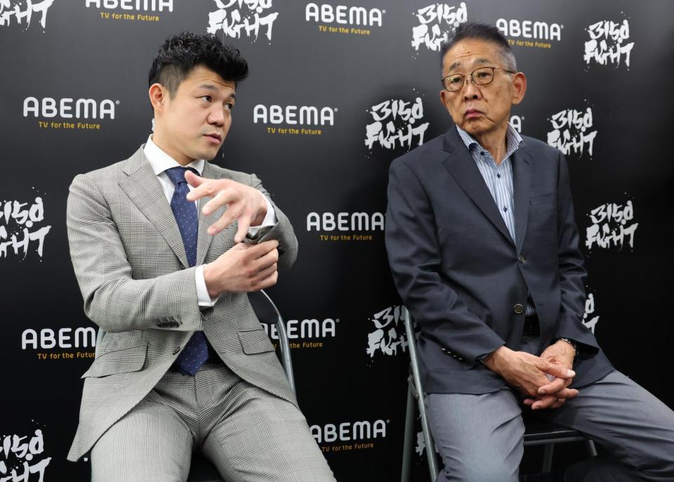 　急きょ中止となった重岡優大の世界戦に関して怒りの会見をする亀田興毅ファウンダー（左）とワタナベジムの渡辺均会長（撮影・吉澤敬太）