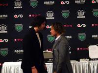 　ＧＨＣヘビー級選手権調印式で火花を散らす王者ジェイク・リー（左）と挑戦者・中嶋勝彦