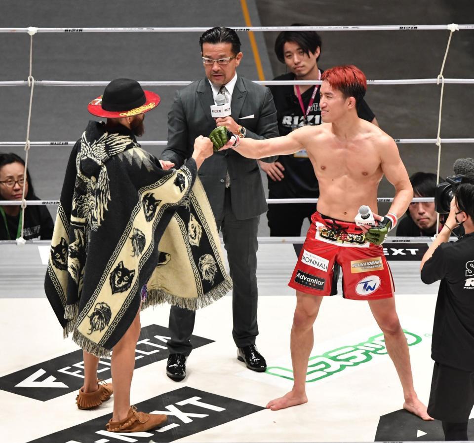 　７月に対戦が決まったフアン・アーチュレッタ（左）と朝倉海（撮影・佐々木彰尚）