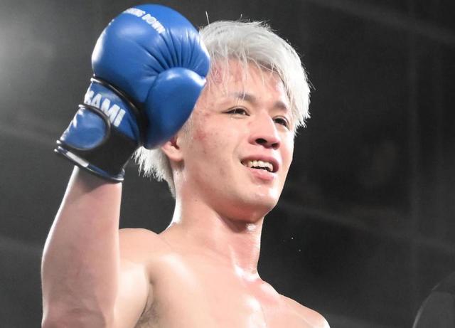 【写真】BD選手・ジョリー 噂の美人マネージャーと2ショット投稿 スタイルも抜群の日中ハーフ