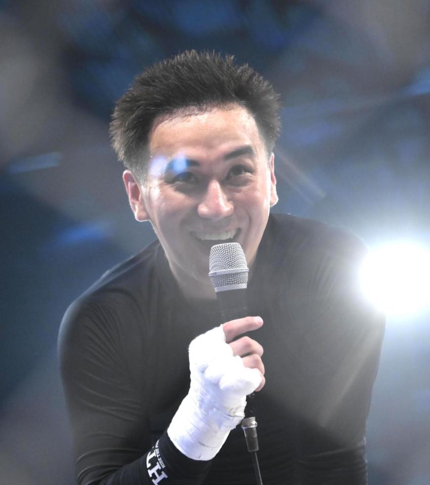 　勝利の喜びを語るこめお（撮影・堀内翔）