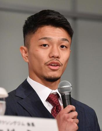 　意気込みを語るＷＢＯスーパーフライ級王者・中谷潤人（撮影・佐々木彰尚）