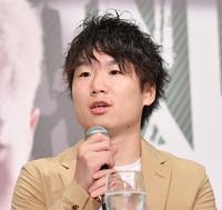 　意気込みを語るＷＢＣ・ＷＢＡ世界ライトフライ級王者・寺地拳四朗（撮影・佐々木彰尚）