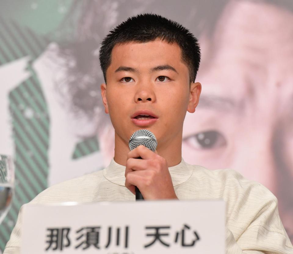 　意気込みを語る那須川天心（撮影・佐々木彰尚）