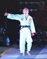 　入場する渡辺華奈