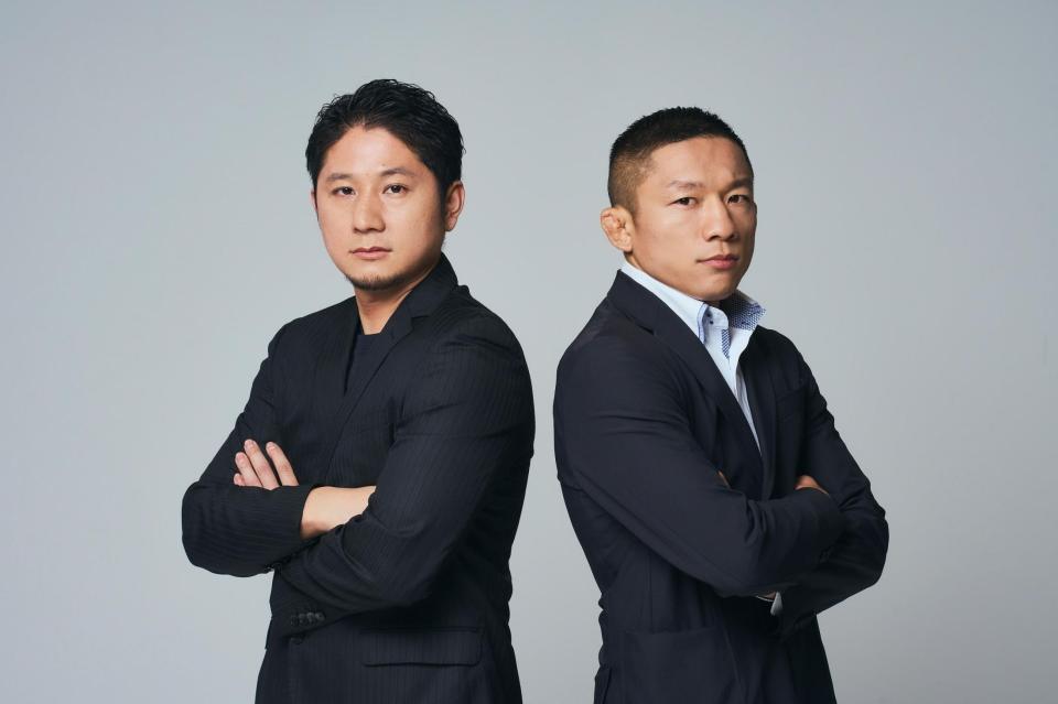 　来年１月２１日に新団体「ＴＯＰ　ＢＲＩＧＨＴＳ」旗揚げ大会の開催日の変更を発表した堀口恭司（右）と代表の堀口健太（左）