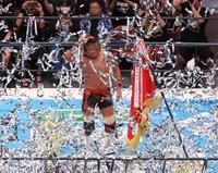 　優勝した内藤哲也