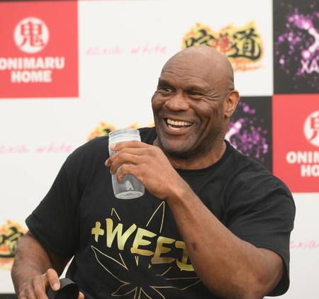 　前日会見に臨むボブ・サップ（撮影・堀内翔）