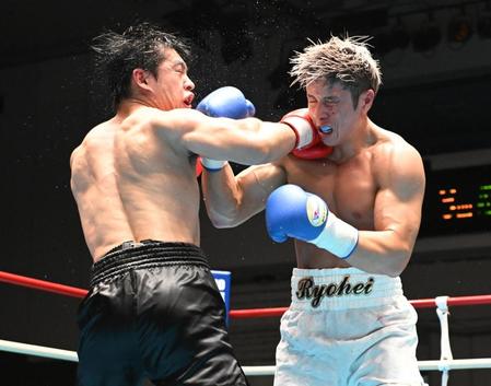 赤井英和長男・英五郎　３回ＴＫＯ　伊吹五郎・孫　遼平を破り決勝進出　父は飛び上がってガッツポーズ